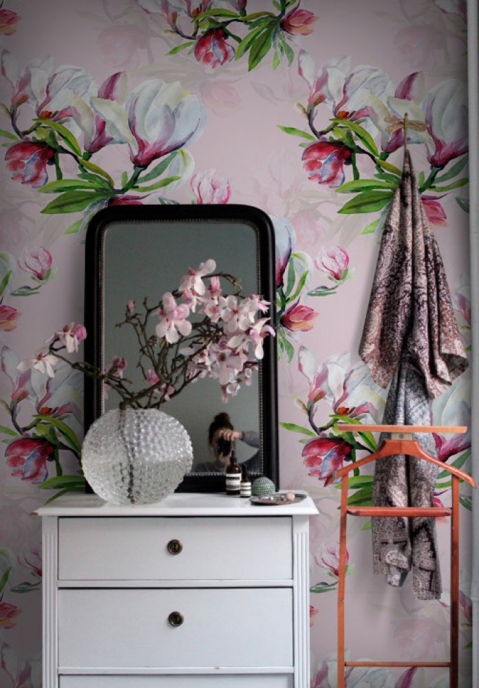 Fragnant magnolias wallpaper