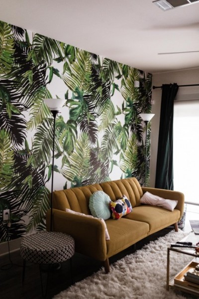 Palm trees decor for living room is the best way to deal with summer heat